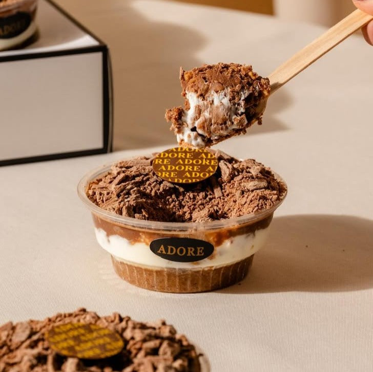 ADORE KUWAIT CUSTOM BRANDED CHOCOLATE MADE FROM CHOCOLATE TRANSFER SHEET FOR CHABLON SPENTICL MAT